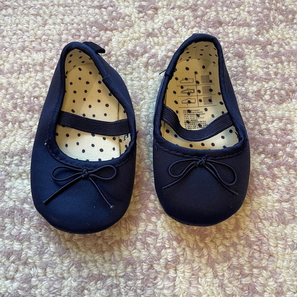 Lot of shoes. Range of different sizes. Some new and never worn. - Picture 4 of 12